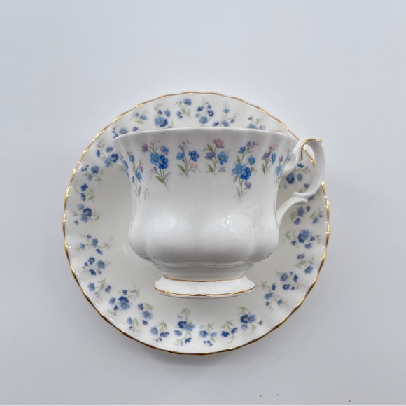Royal Albert Vintage Bone China - Picture 2 of 8